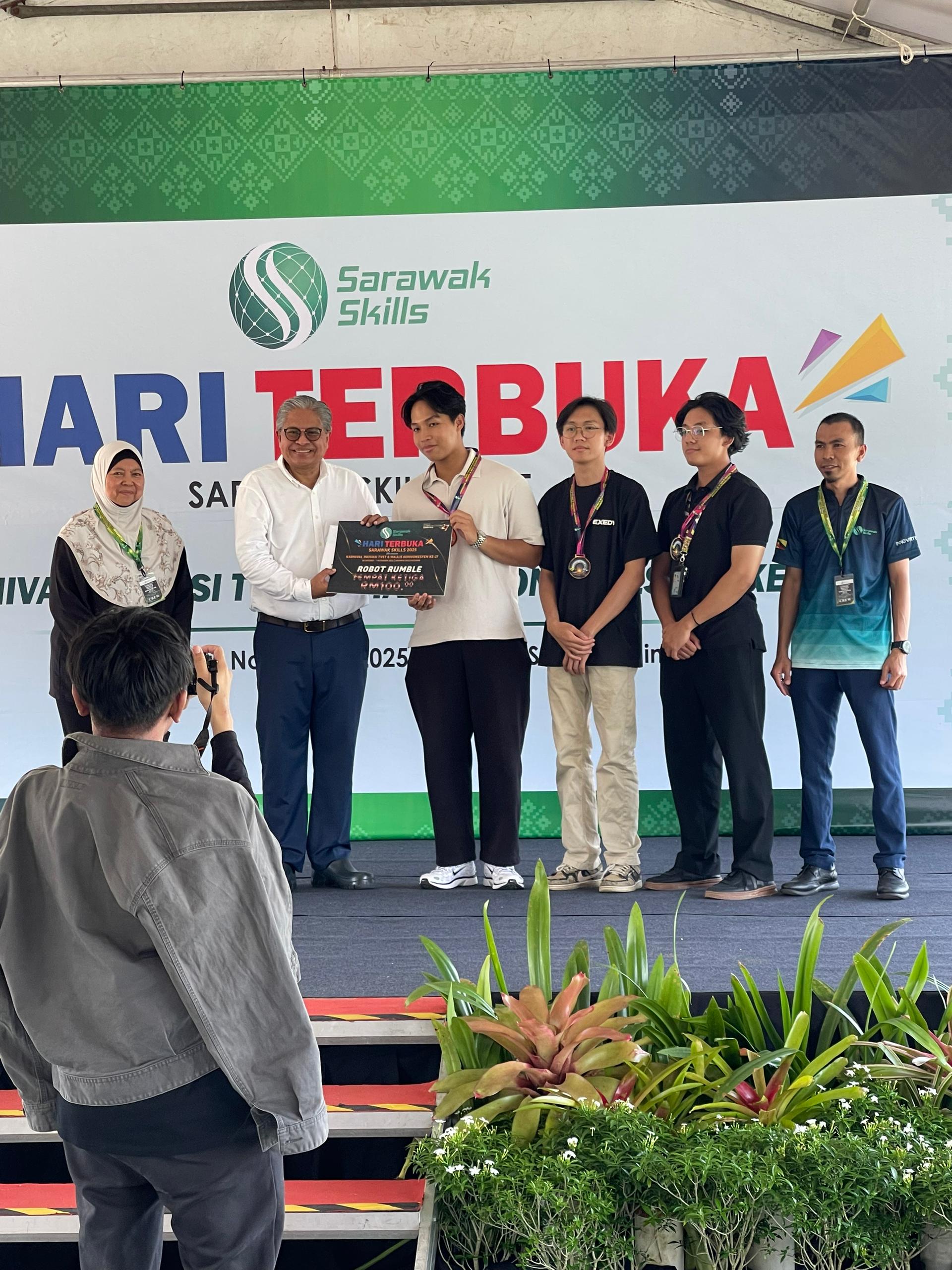 Robot Rumble award on stage