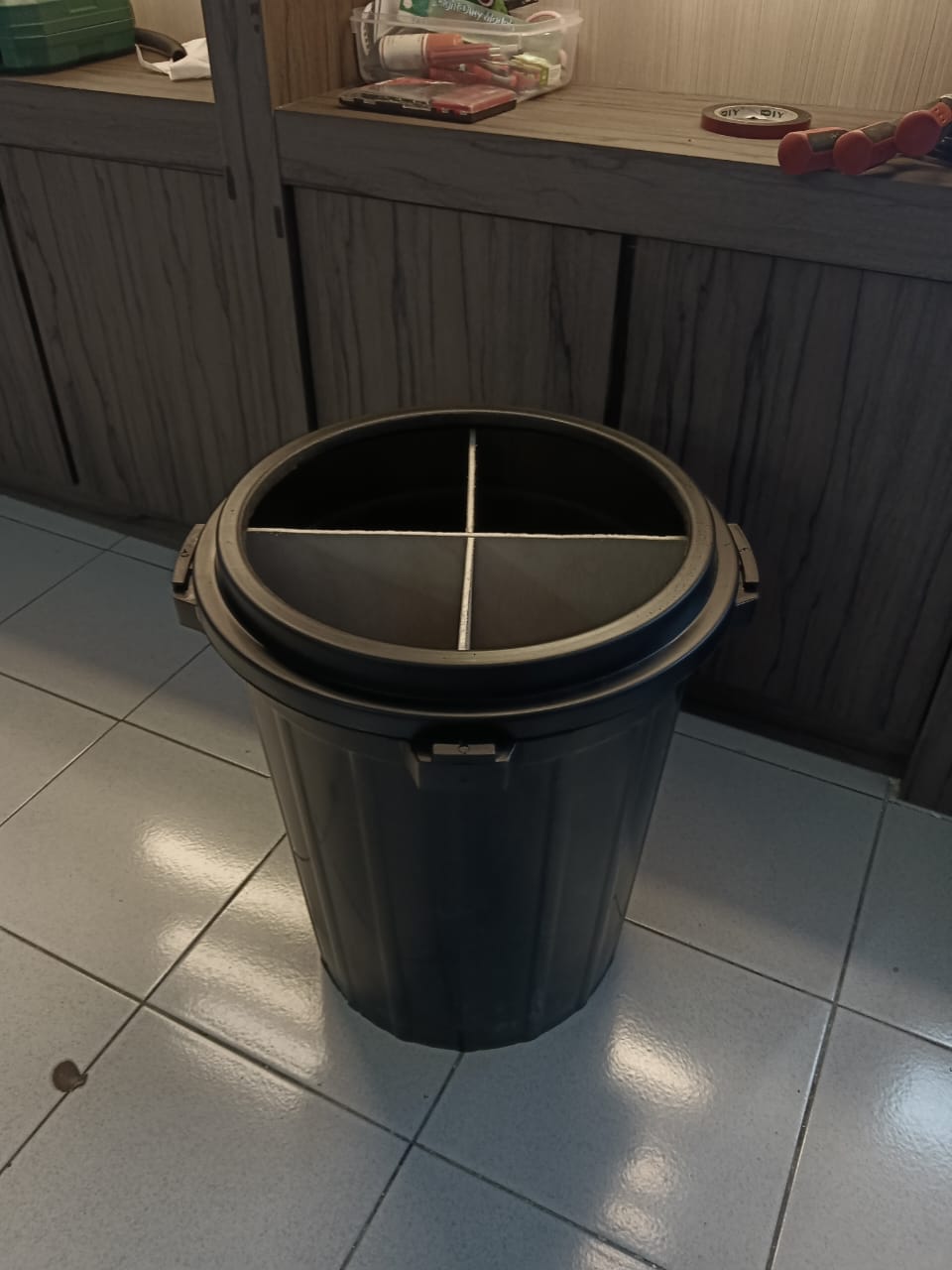 Black bin with 4-compartment divider insert